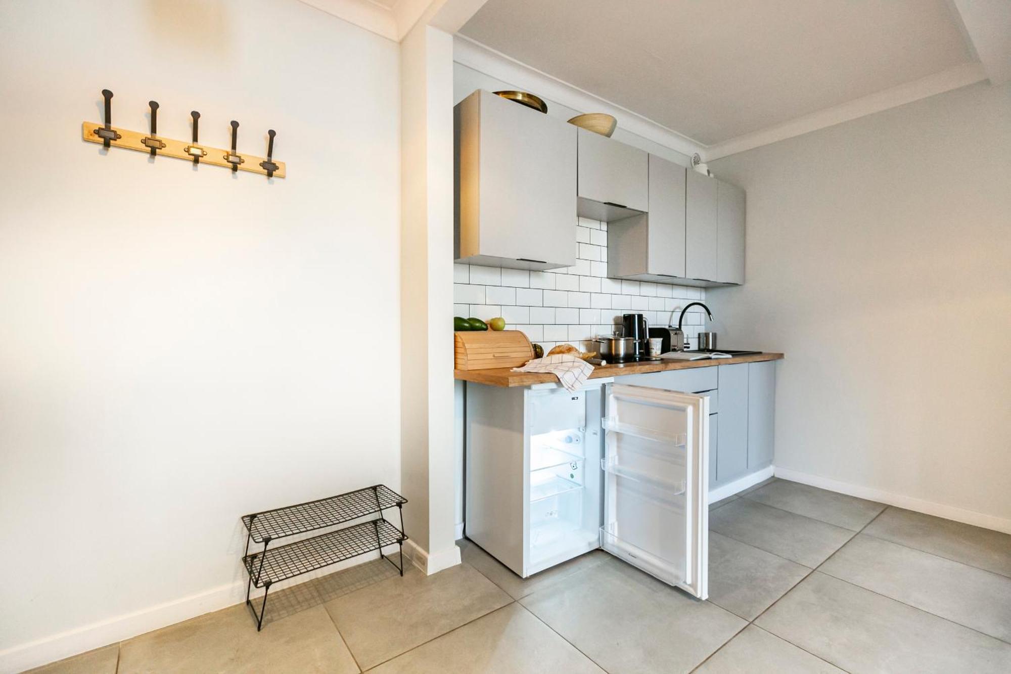 Nowogrodzka 78: With Smart Tv Near Lindleya Hospital Apartment Warsaw