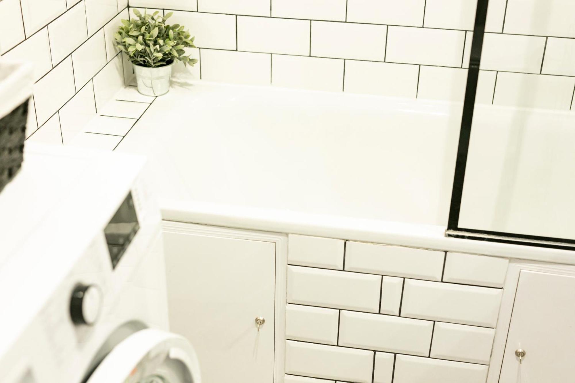 Apartment Nowogrodzka 78: With Smart Tv Near Lindleya Hospital *